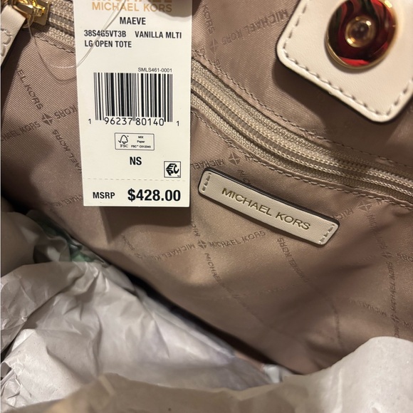 Michael Kors Cream Tote Bag with Elegant Design